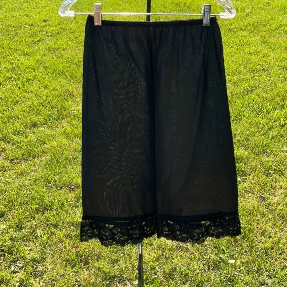 Black Lace-Trim Half Slip - Women’s Chemise Underskirt
